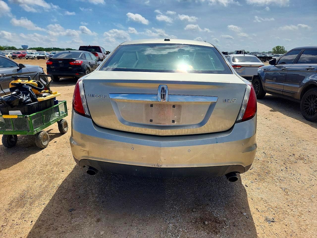 2010 LINCOLN MKS photo 11