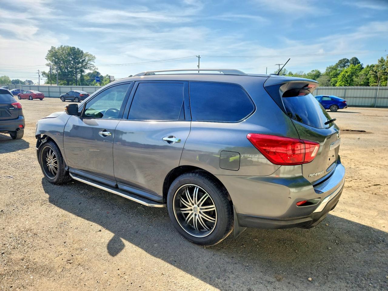 2017 NISSAN PATHFINDER S photo 2