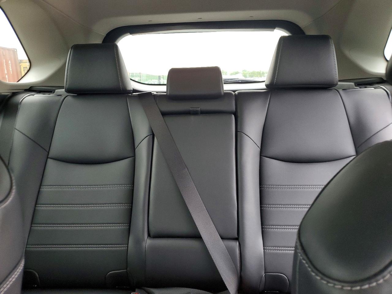 2024 TOYOTA RAV4 XLE PREMIUM photo 10