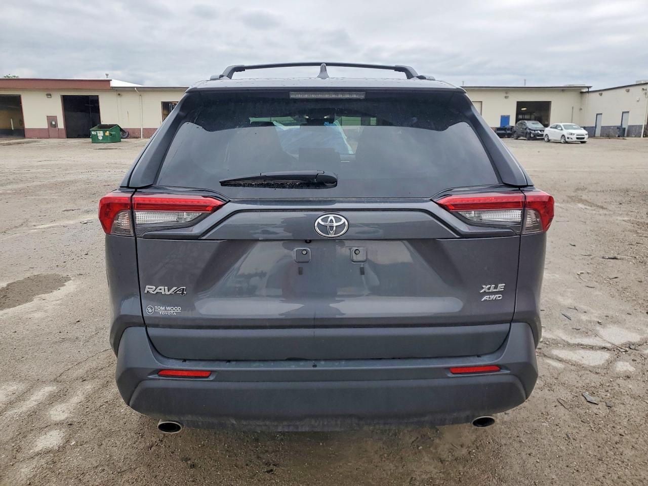 2024 TOYOTA RAV4 XLE PREMIUM photo 6