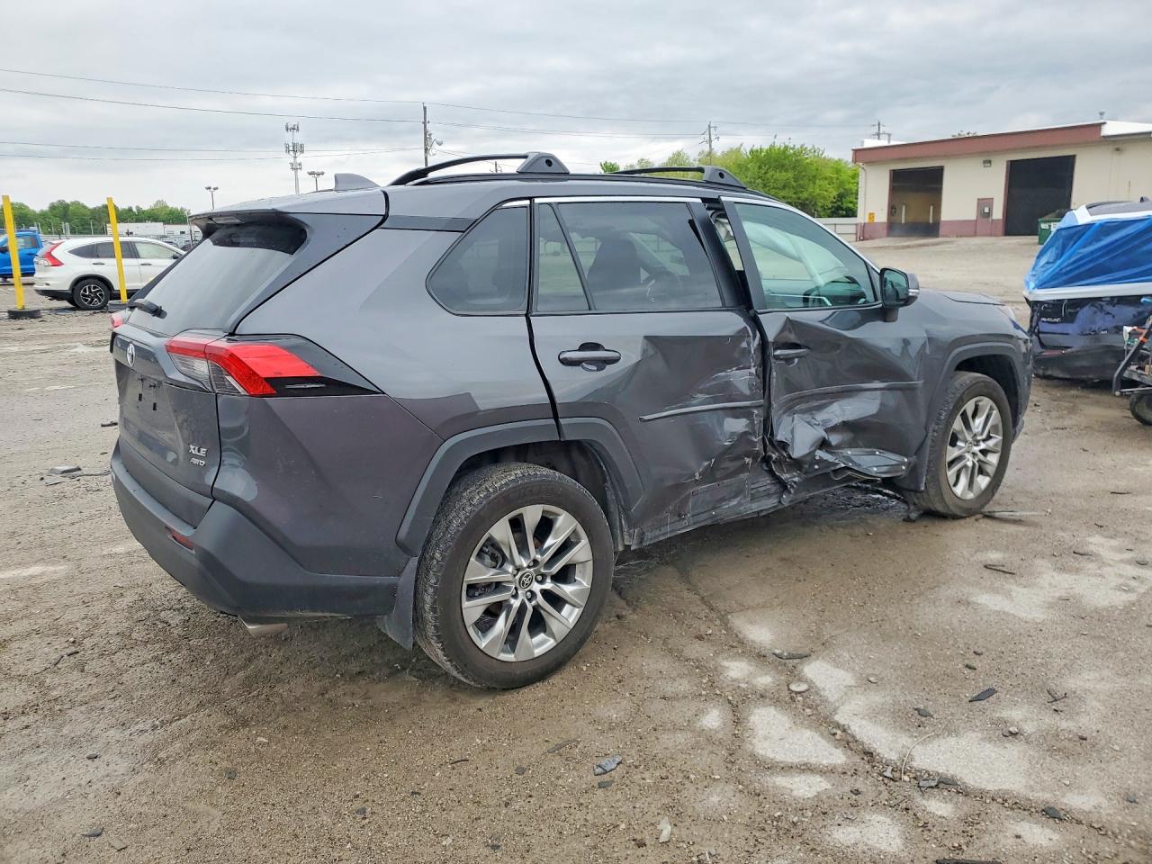 2024 TOYOTA RAV4 XLE PREMIUM photo 3
