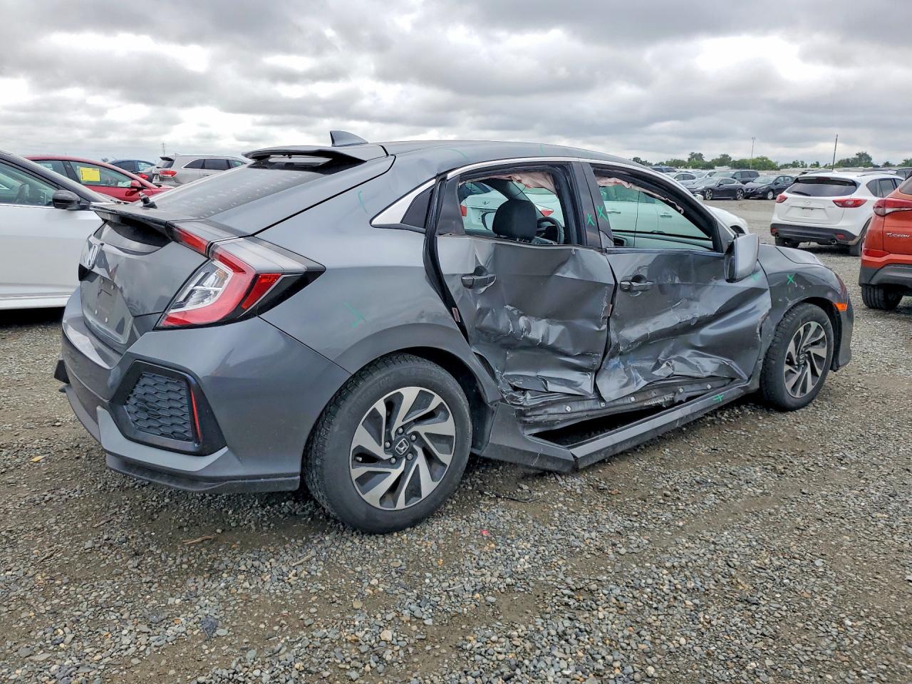 2017 HONDA CIVIC LX photo 5