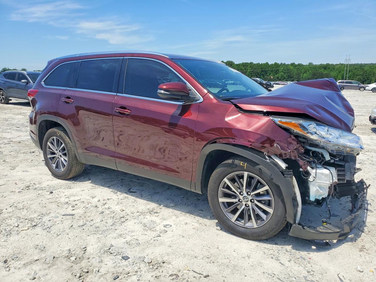 2019 TOYOTA HIGHLANDER SE photo 10