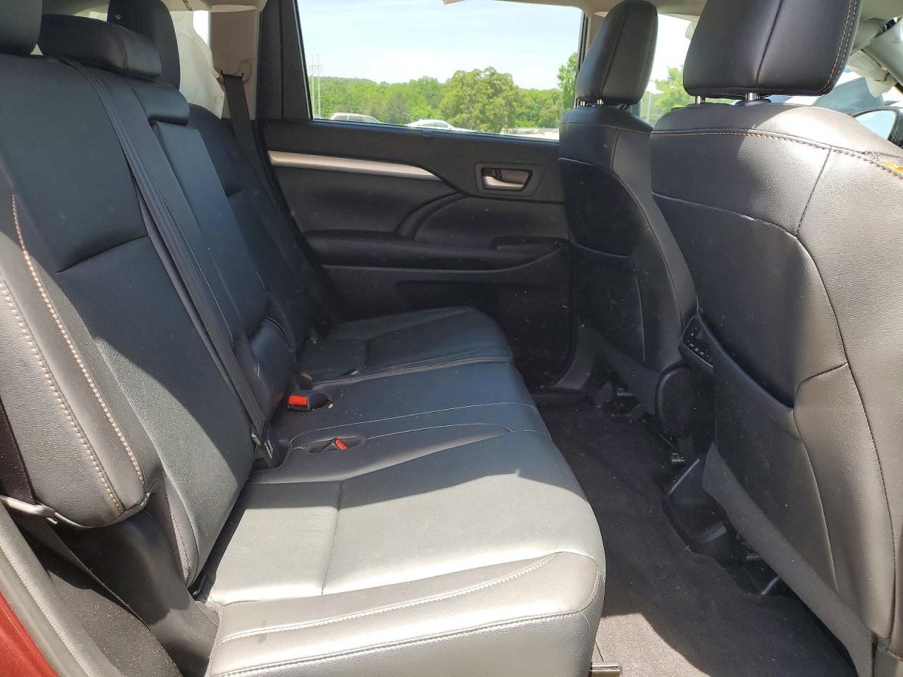 2019 TOYOTA HIGHLANDER SE photo 31