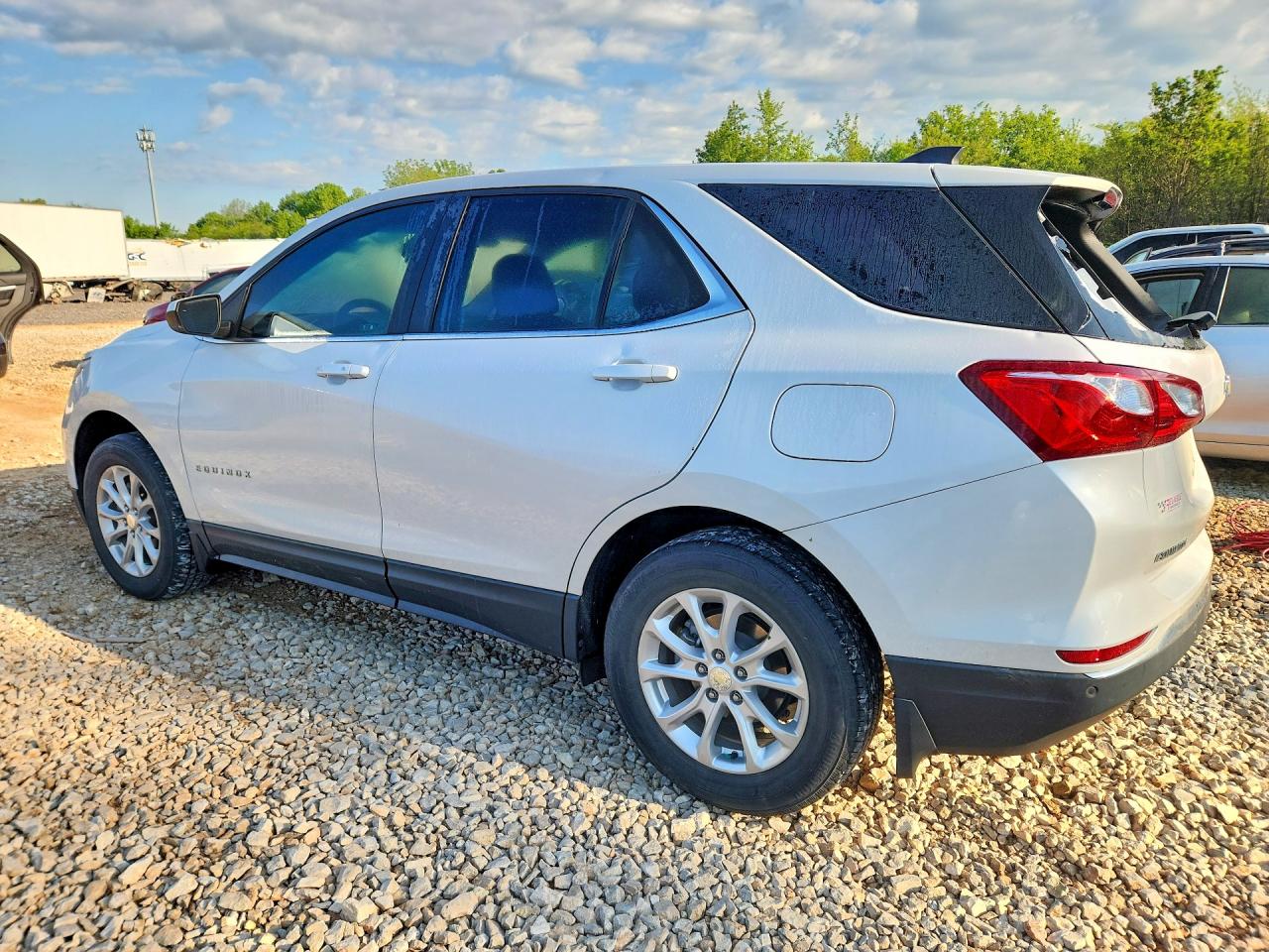 2021 CHEVROLET EQUINOX LT photo 4