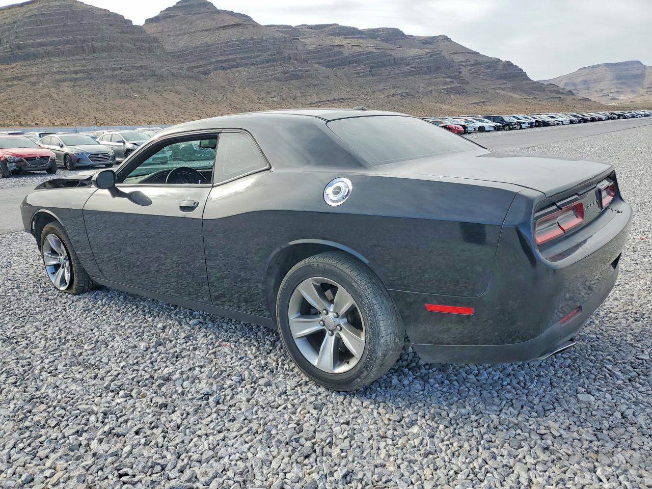 2016 DODGE CHALLENGER SXT photo 3