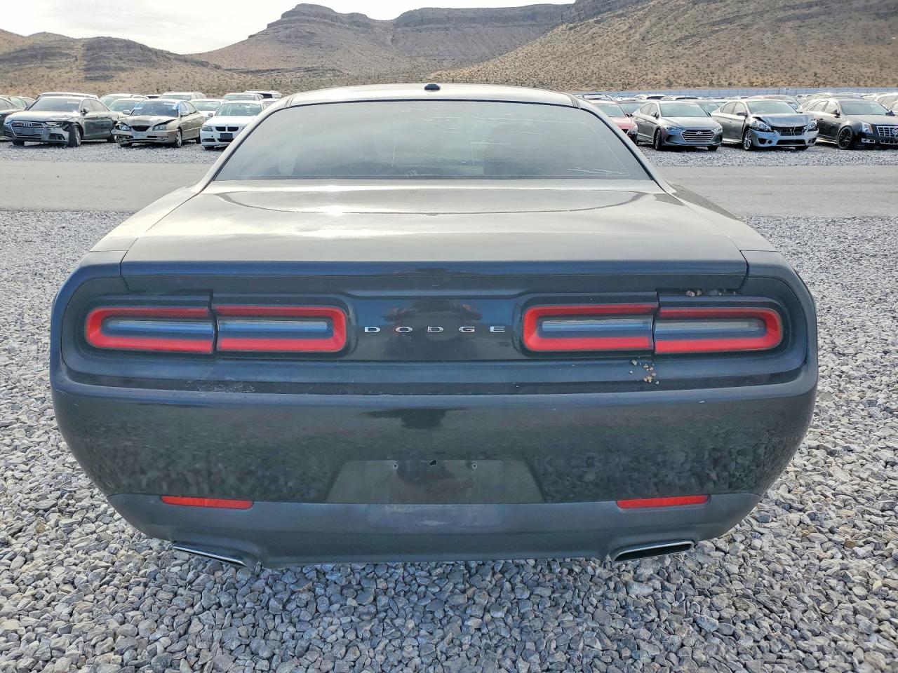 2016 DODGE CHALLENGER SXT photo 11