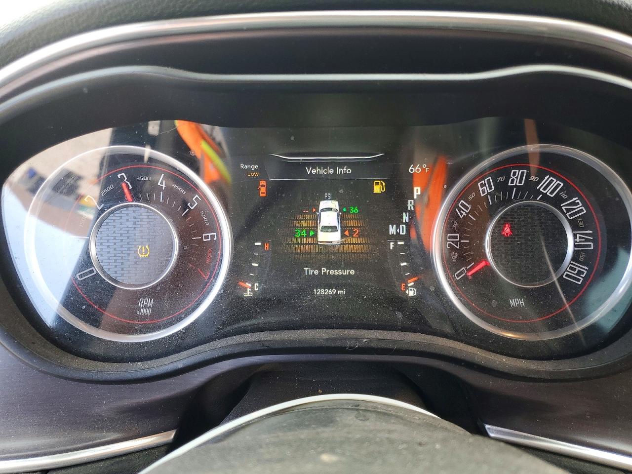 2016 DODGE CHALLENGER SXT photo 17