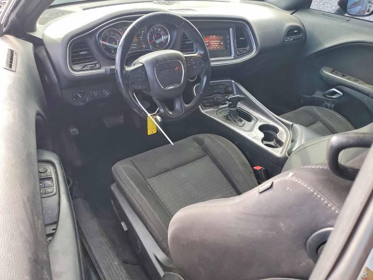 2016 DODGE CHALLENGER SXT photo 15