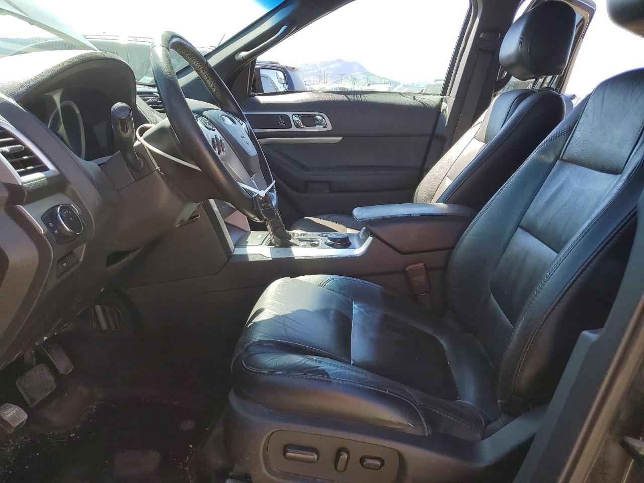 2015 FORD EXPLORER XLT photo 19