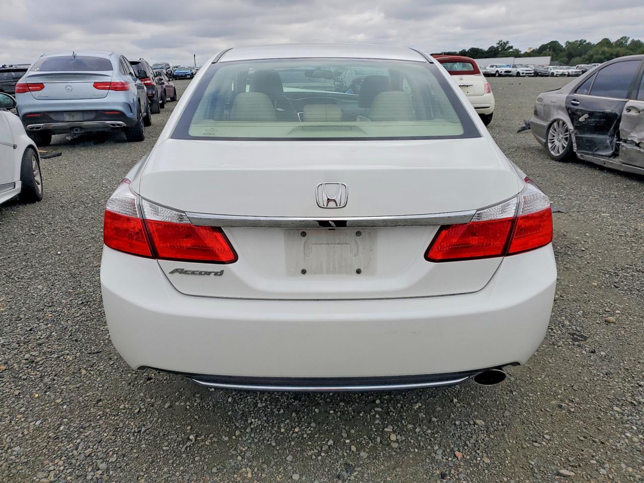 2014 HONDA ACCORD LX photo 16
