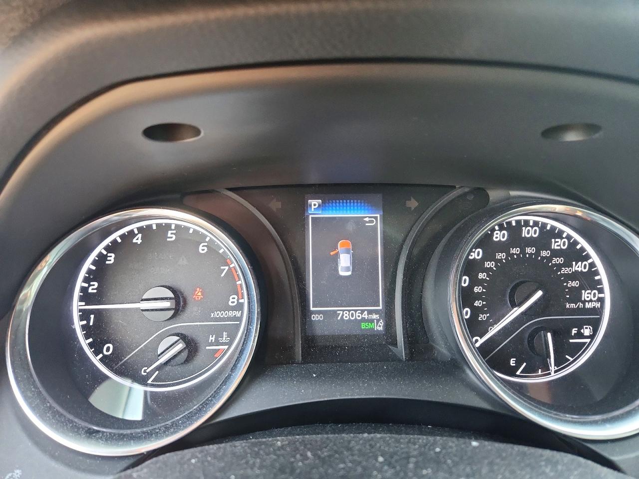 2020 TOYOTA CAMRY LE photo 25