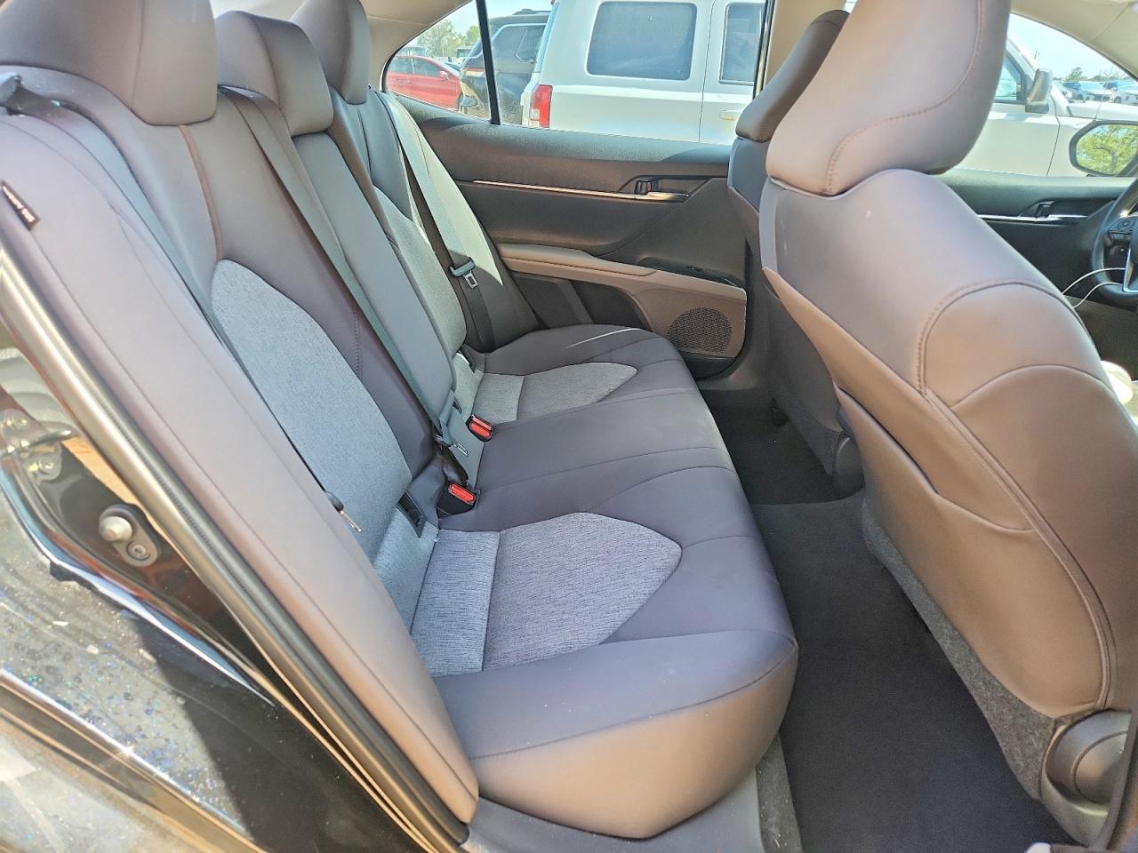 2020 TOYOTA CAMRY LE photo 28