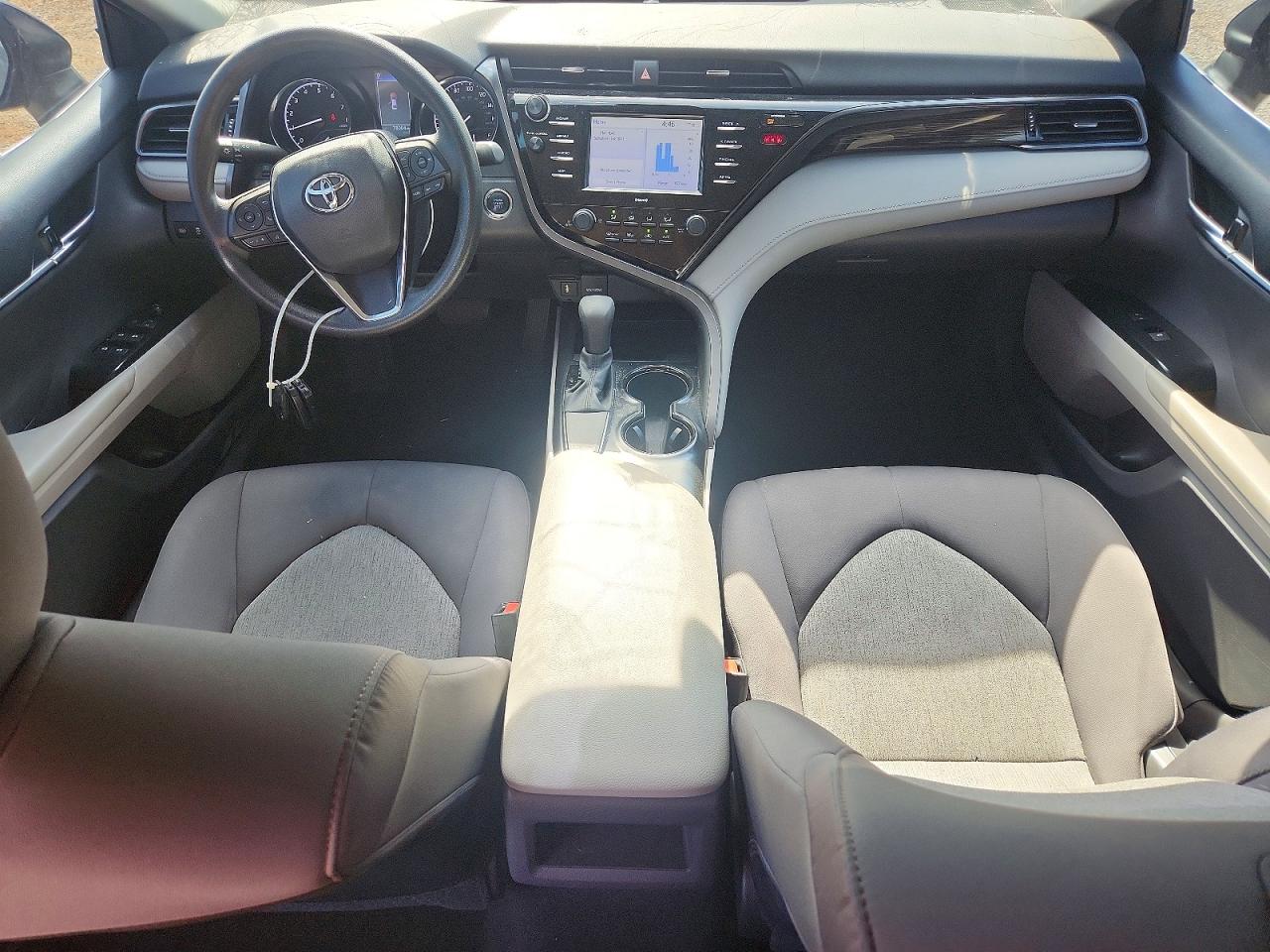 2020 TOYOTA CAMRY LE photo 22