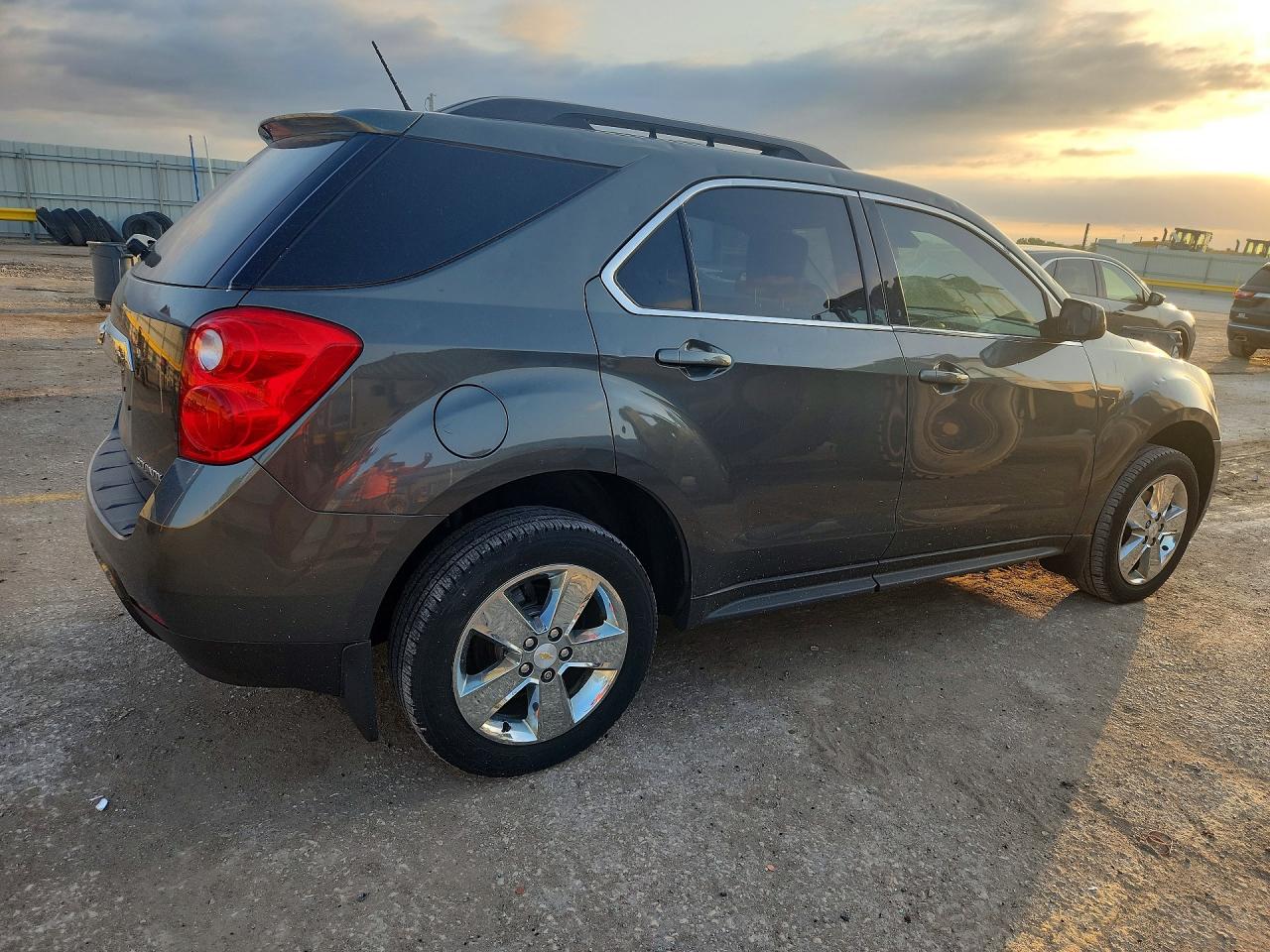 2013 CHEVROLET EQUINOX LT photo 3
