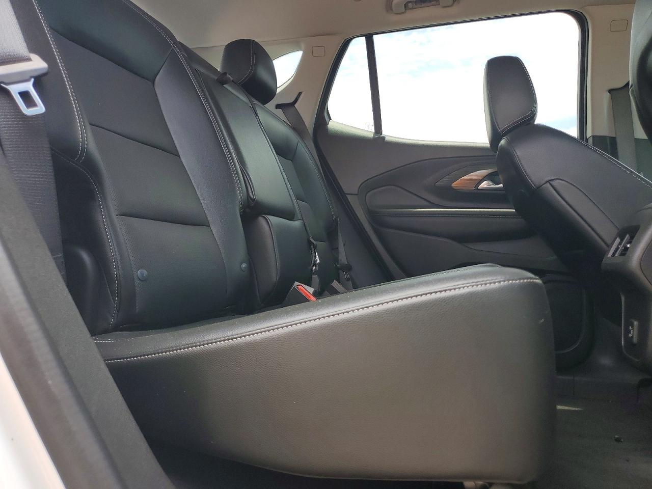 2024 GMC TERRAIN SLT photo 31