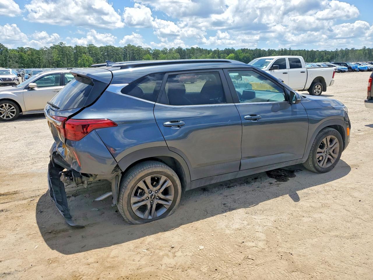 2023 KIA SELTOS S photo 5