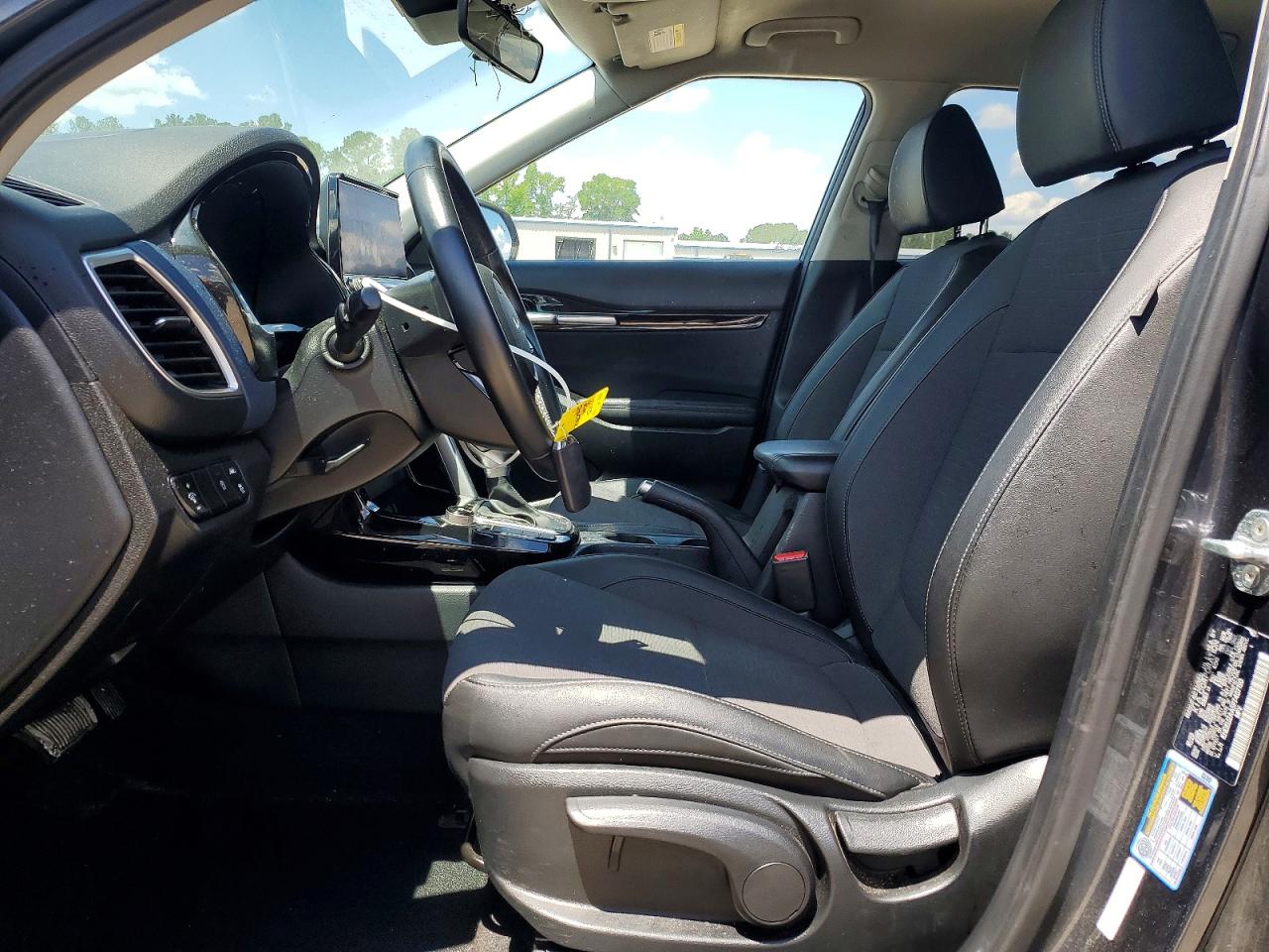 2023 KIA SELTOS S photo 13
