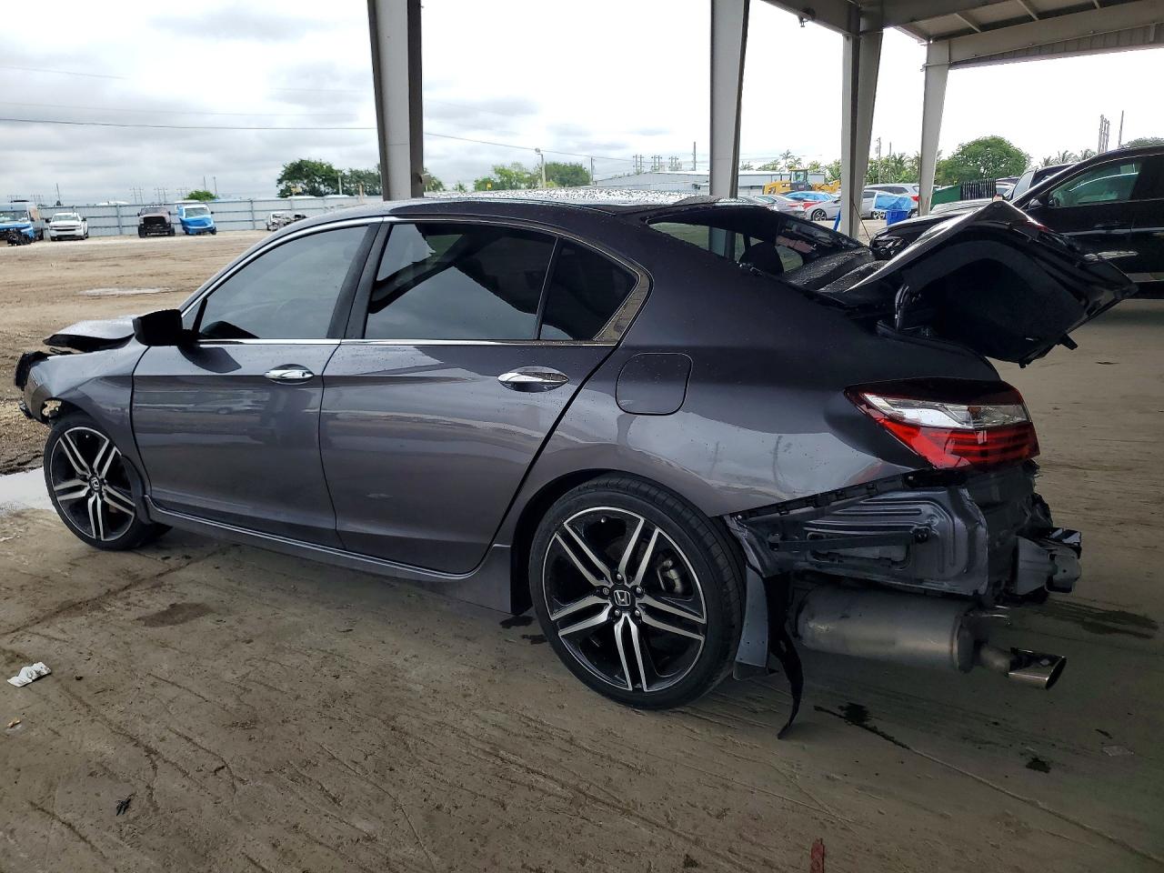 2017 HONDA ACCORD SPORT photo 4