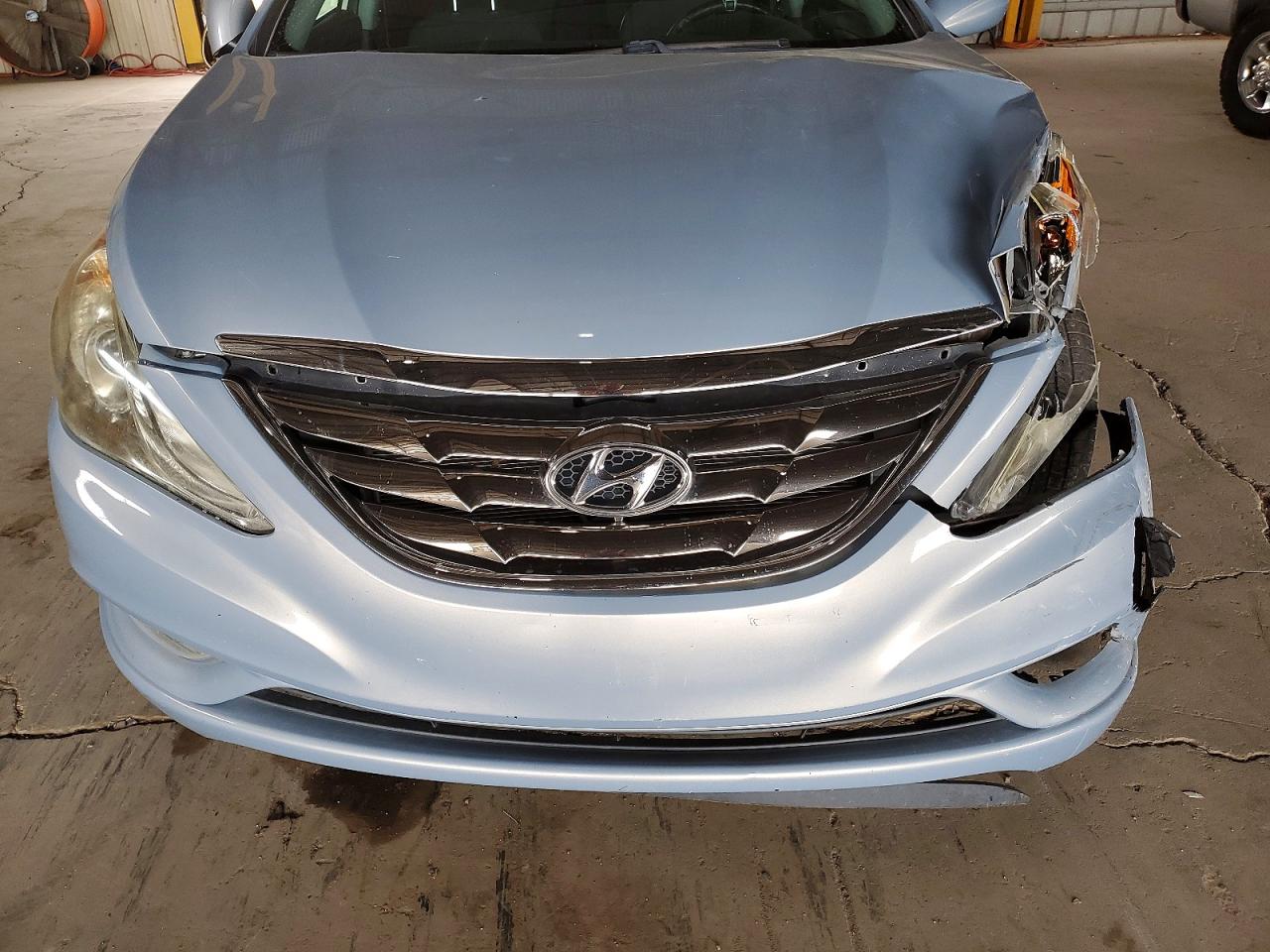 2011 HYUNDAI SONATA SE photo 21