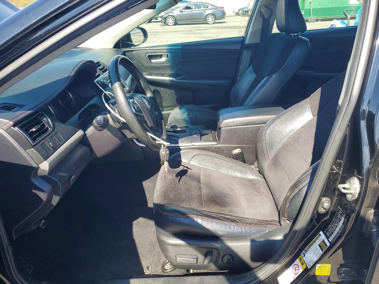 2016 TOYOTA CAMRY XSE photo 13