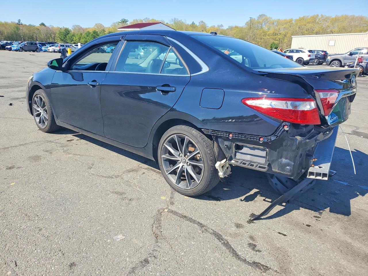 2016 TOYOTA CAMRY XSE photo 3