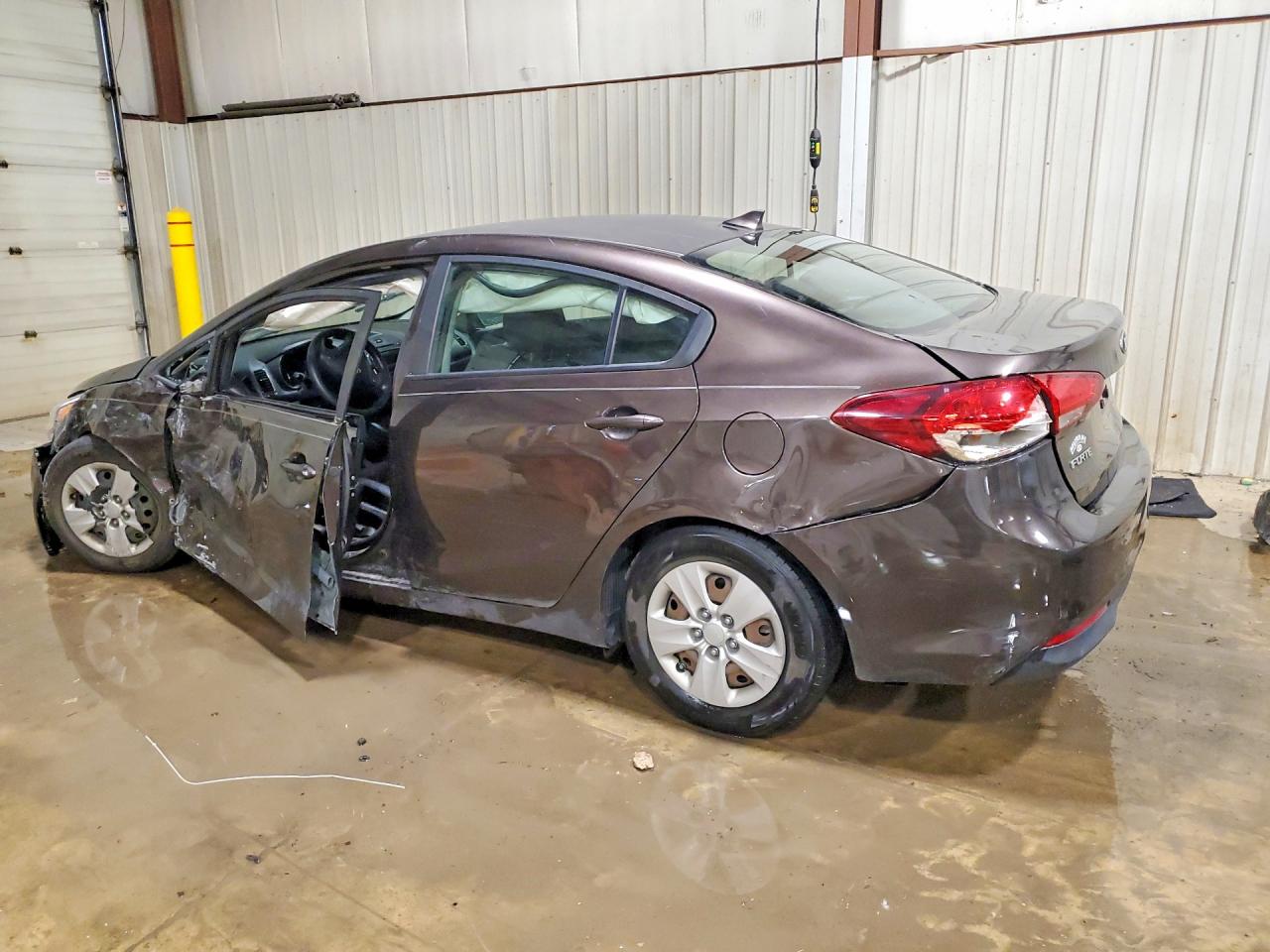 2017 KIA FORTE LX photo 3