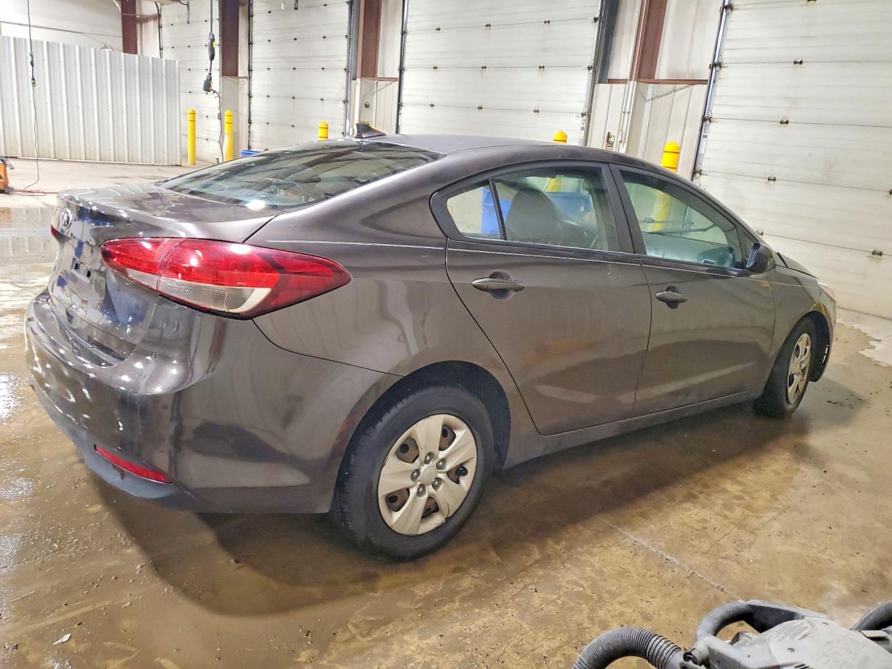 2017 KIA FORTE LX photo 5