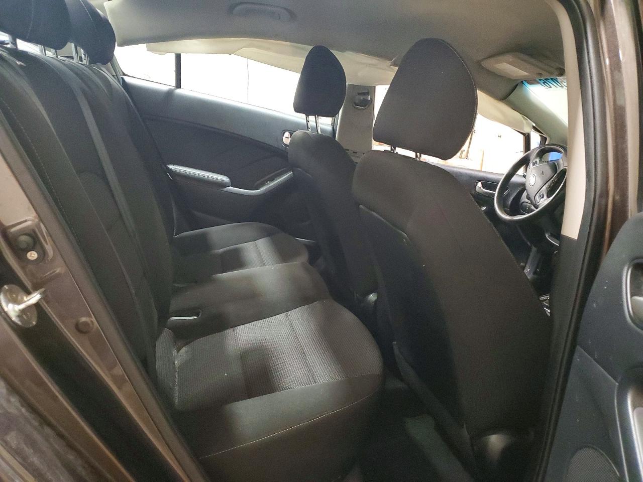 2017 KIA FORTE LX photo 19