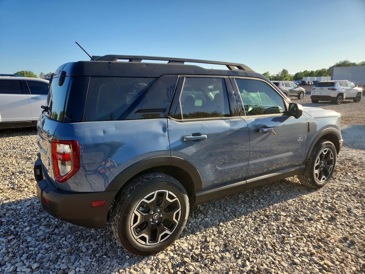 2025 FORD BRONCO SPORT OUTER BANKS photo 3
