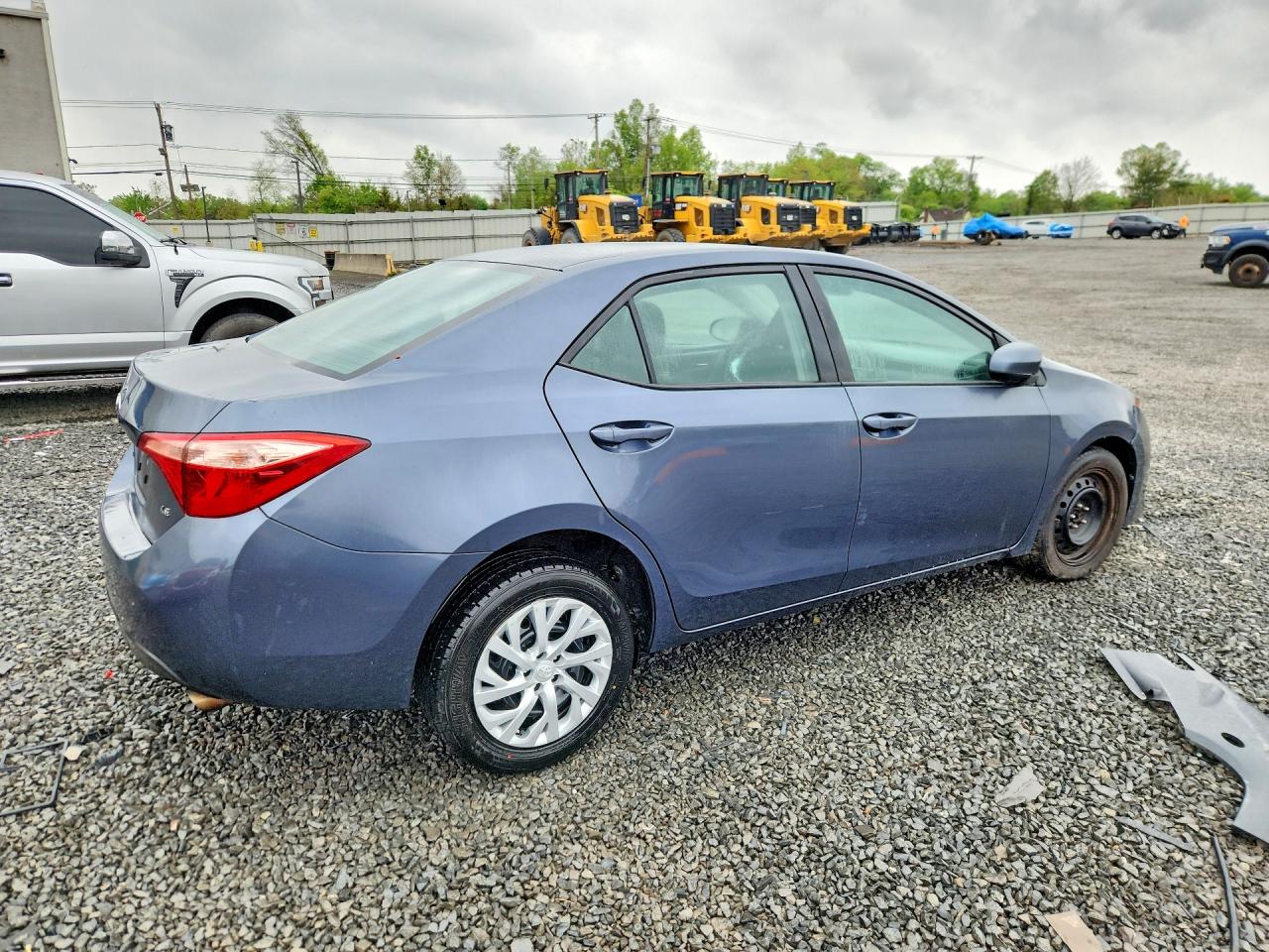 2018 TOYOTA COROLLA LE photo 7