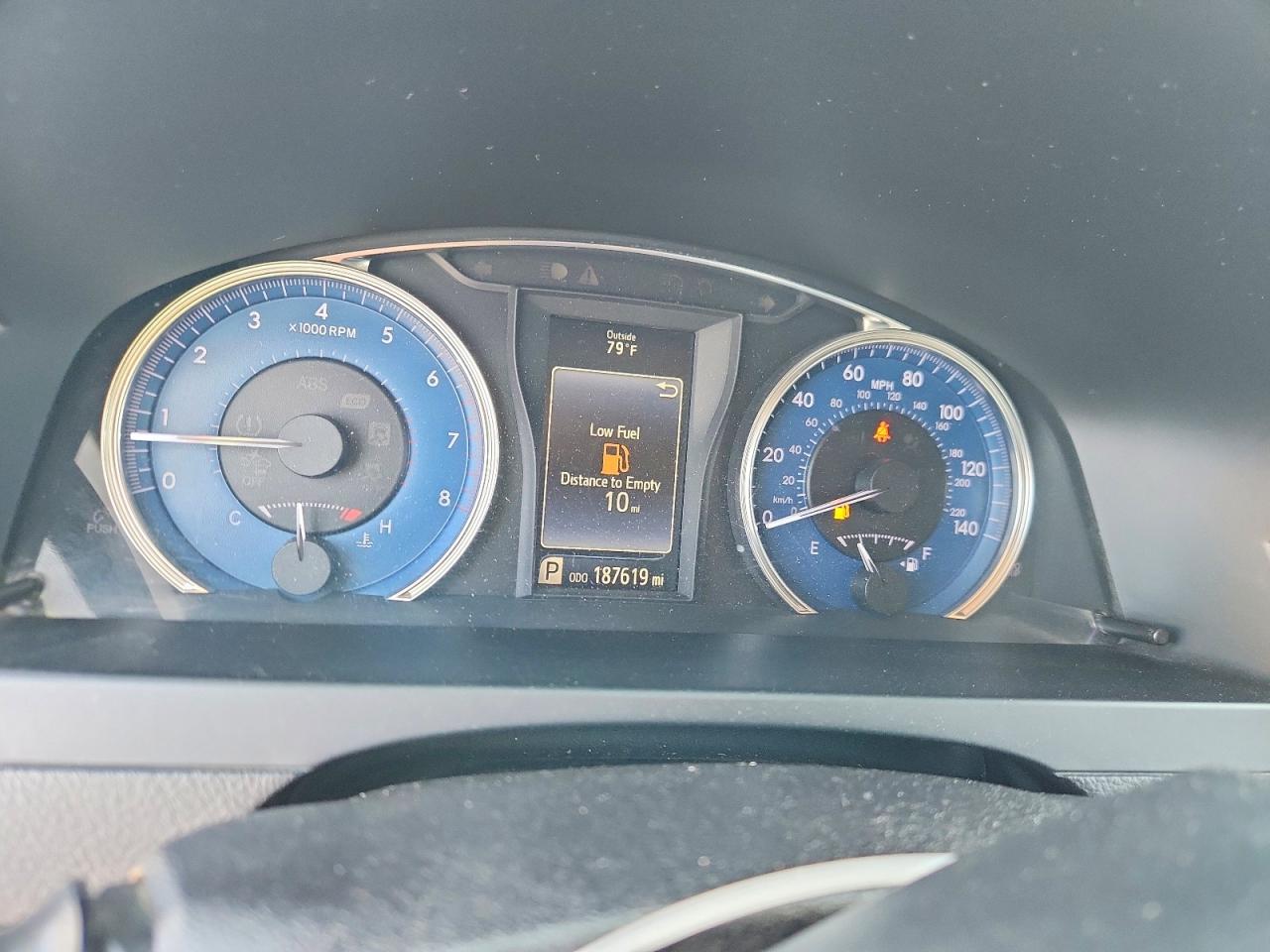 2017 TOYOTA CAMRY XLE photo 25