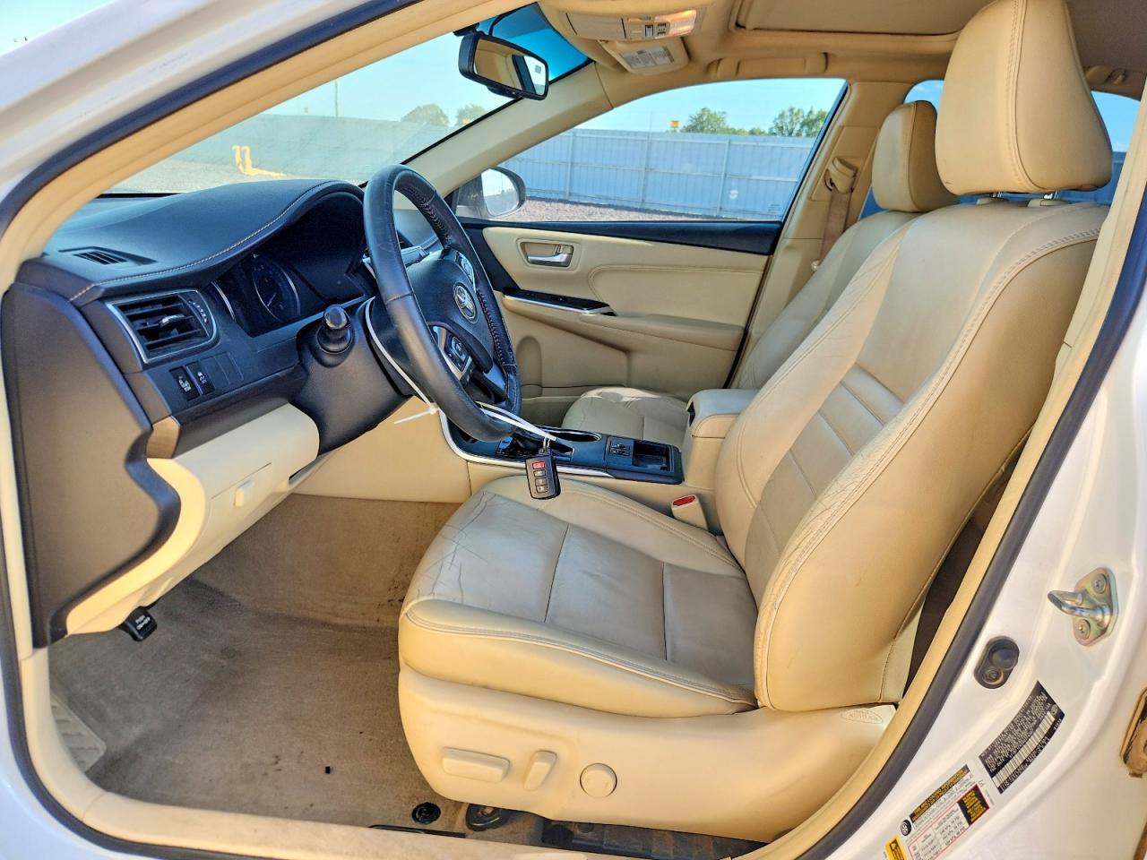 2017 TOYOTA CAMRY XLE photo 19