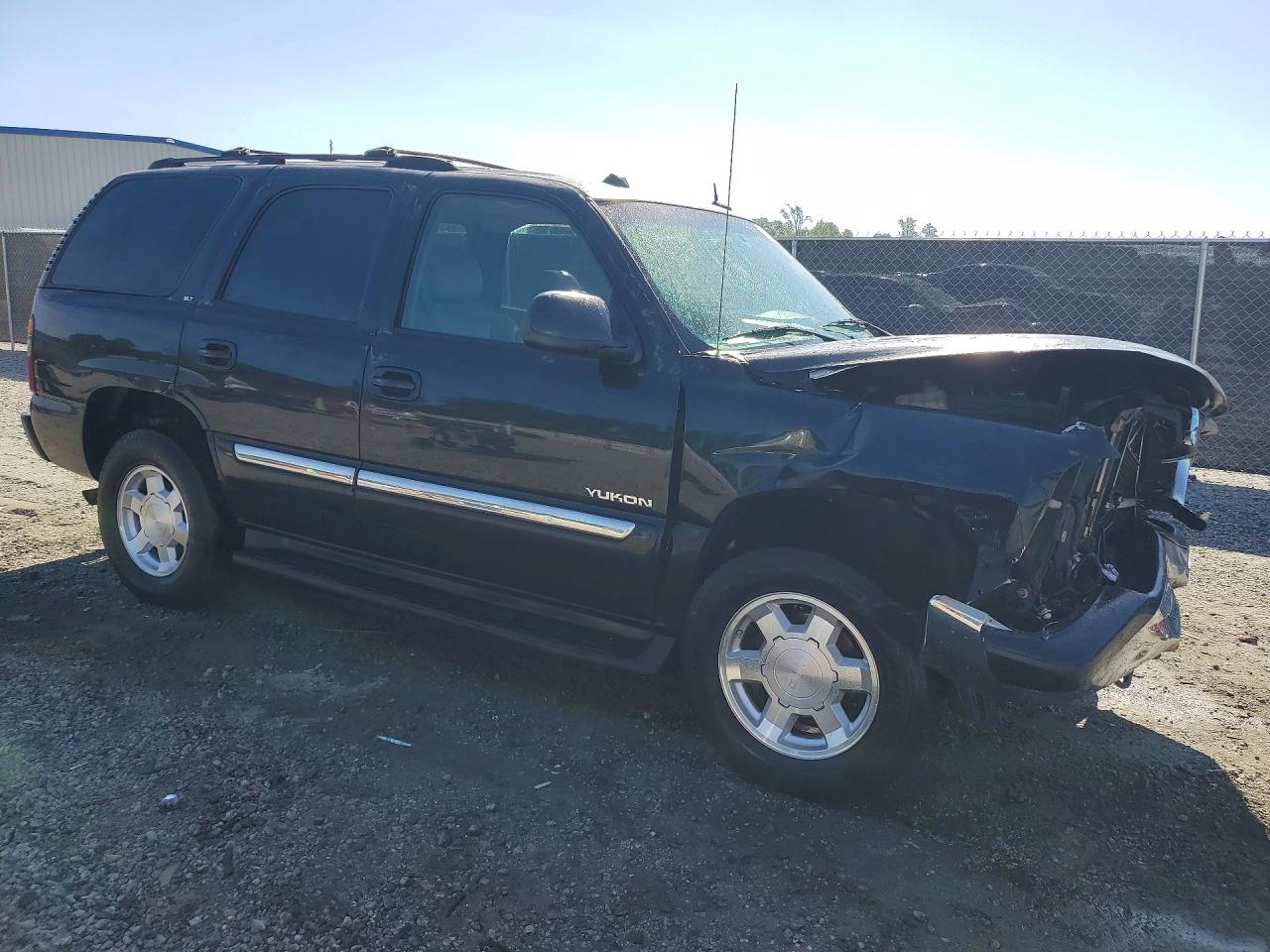 2004 GMC YUKON photo 10