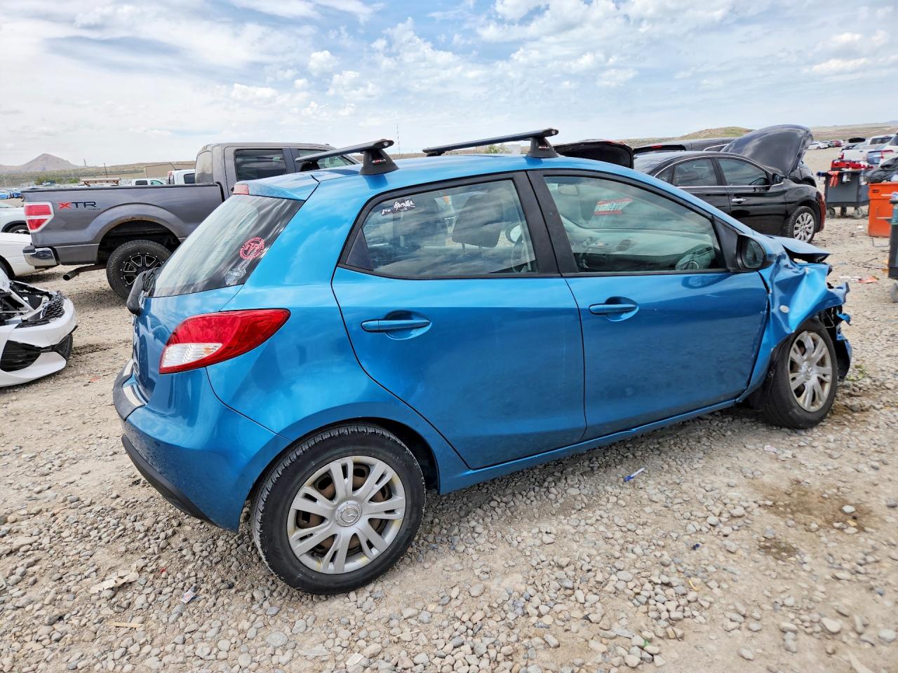 2011 MAZDA MAZDA2 photo 3