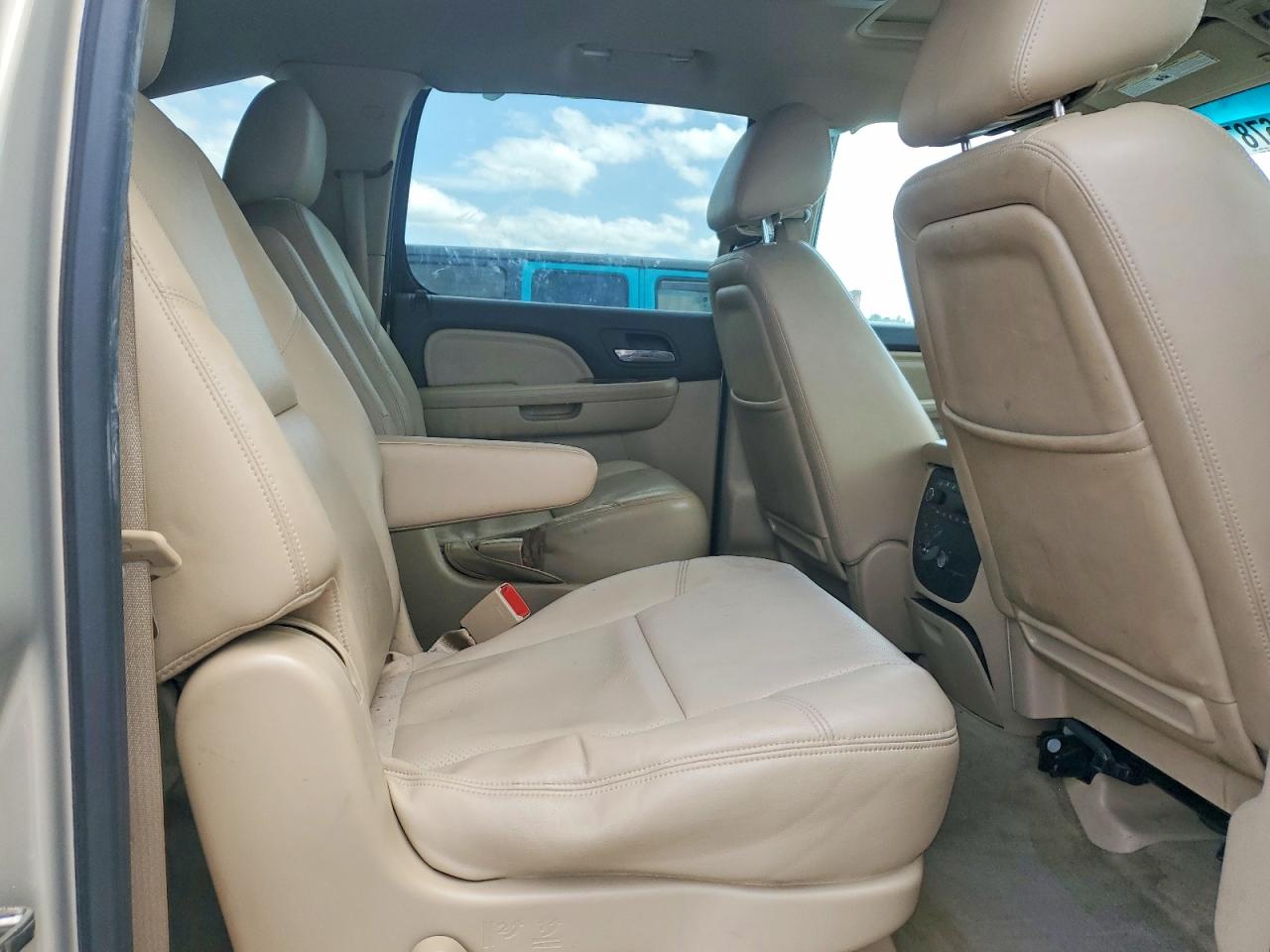 2012 GMC YUKON XL DENALI photo 31