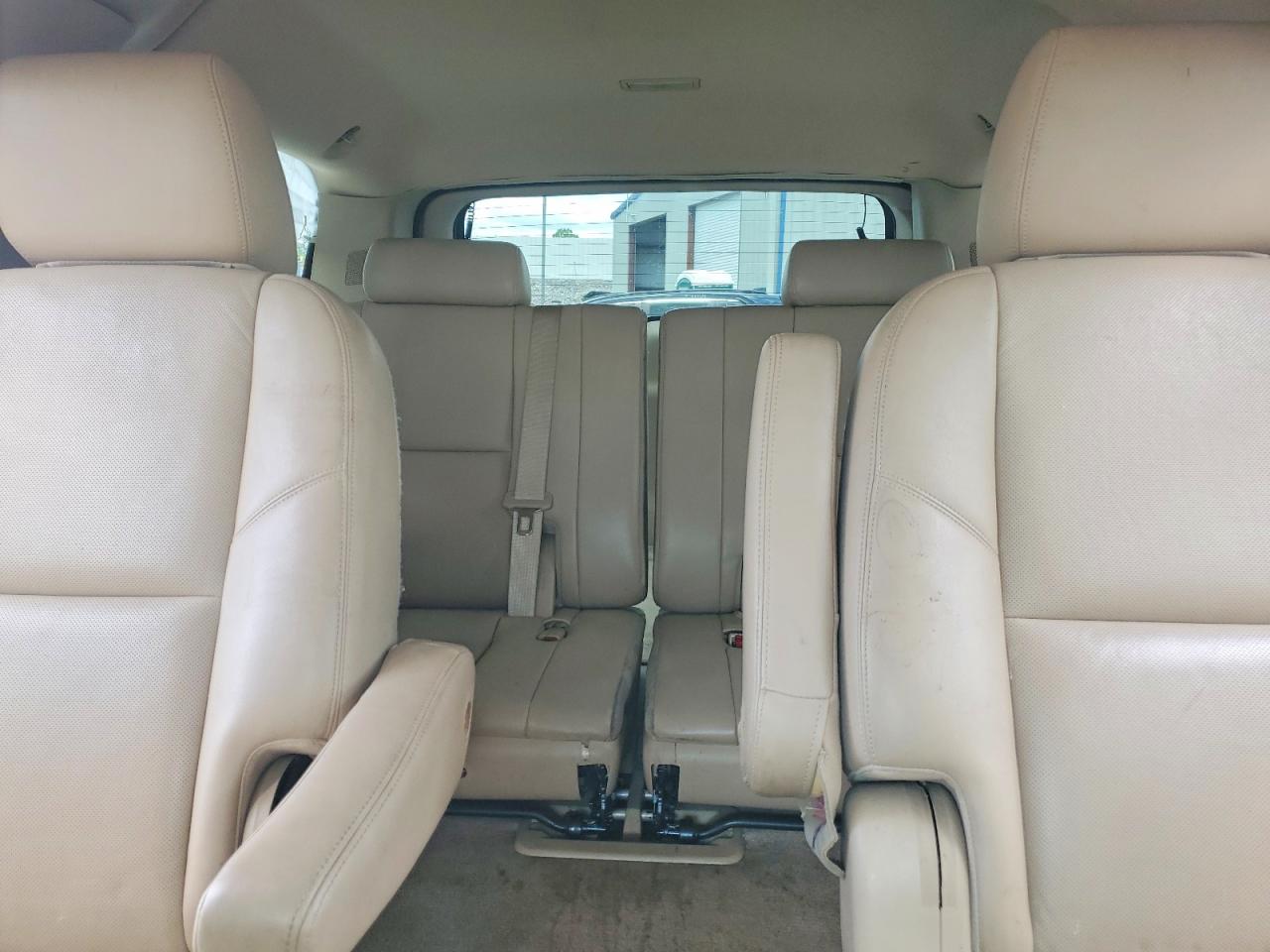 2012 GMC YUKON XL DENALI photo 28