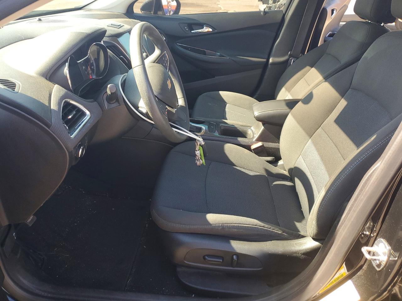2017 CHEVROLET CRUZE LT photo 19