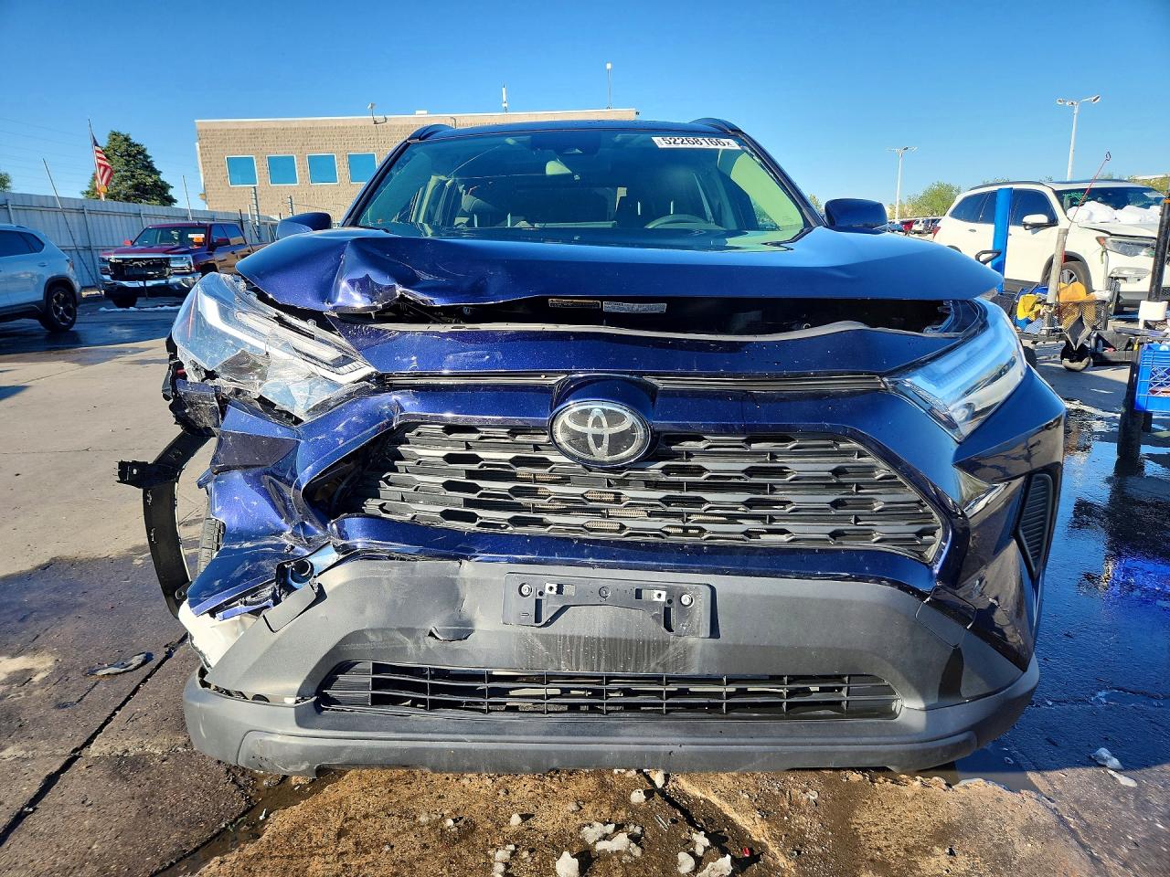 2025 TOYOTA RAV4 XLE photo 5