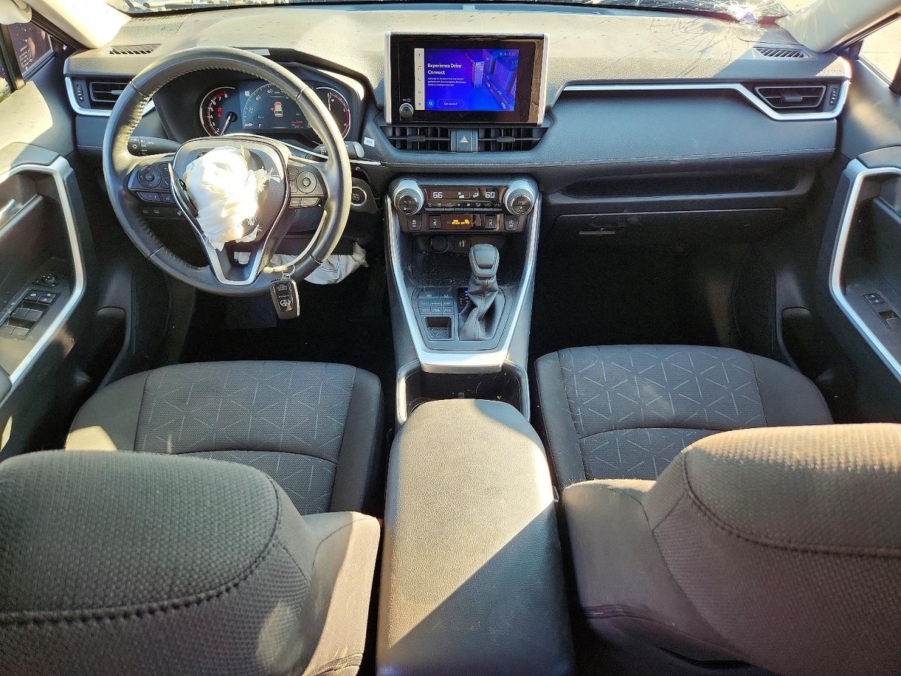 2025 TOYOTA RAV4 XLE photo 8