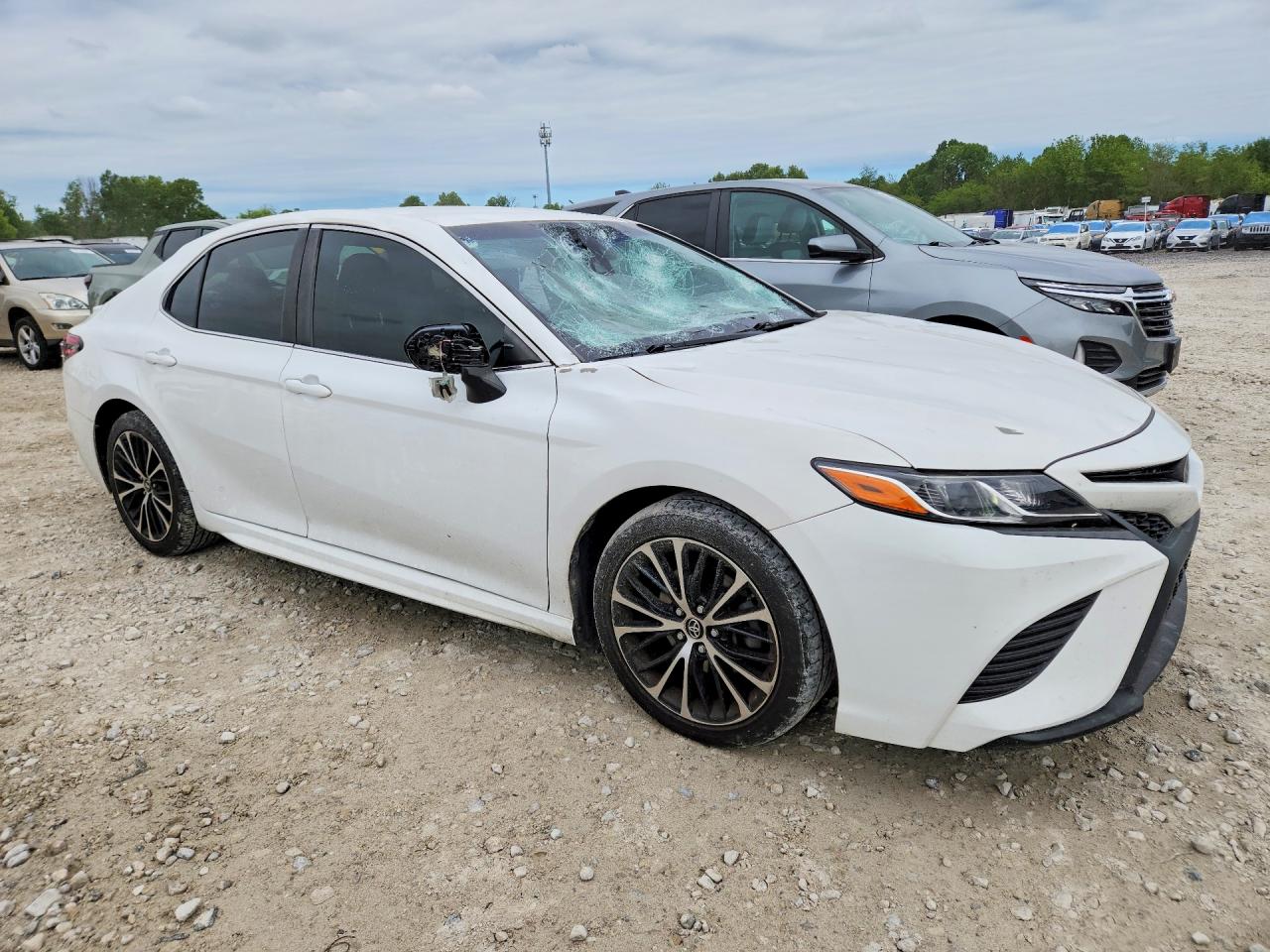 2018 TOYOTA CAMRY SE photo 7