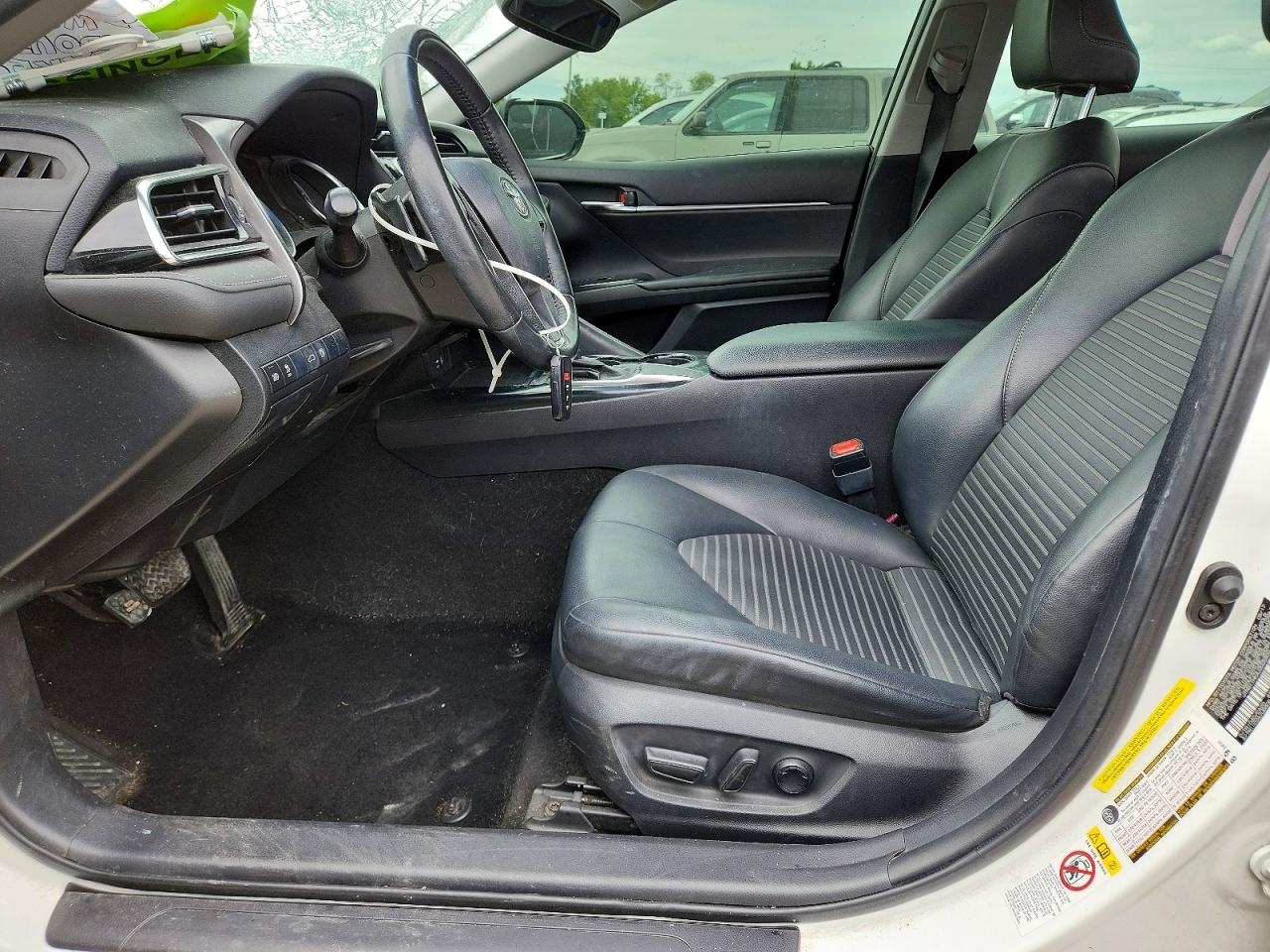 2018 TOYOTA CAMRY SE photo 13