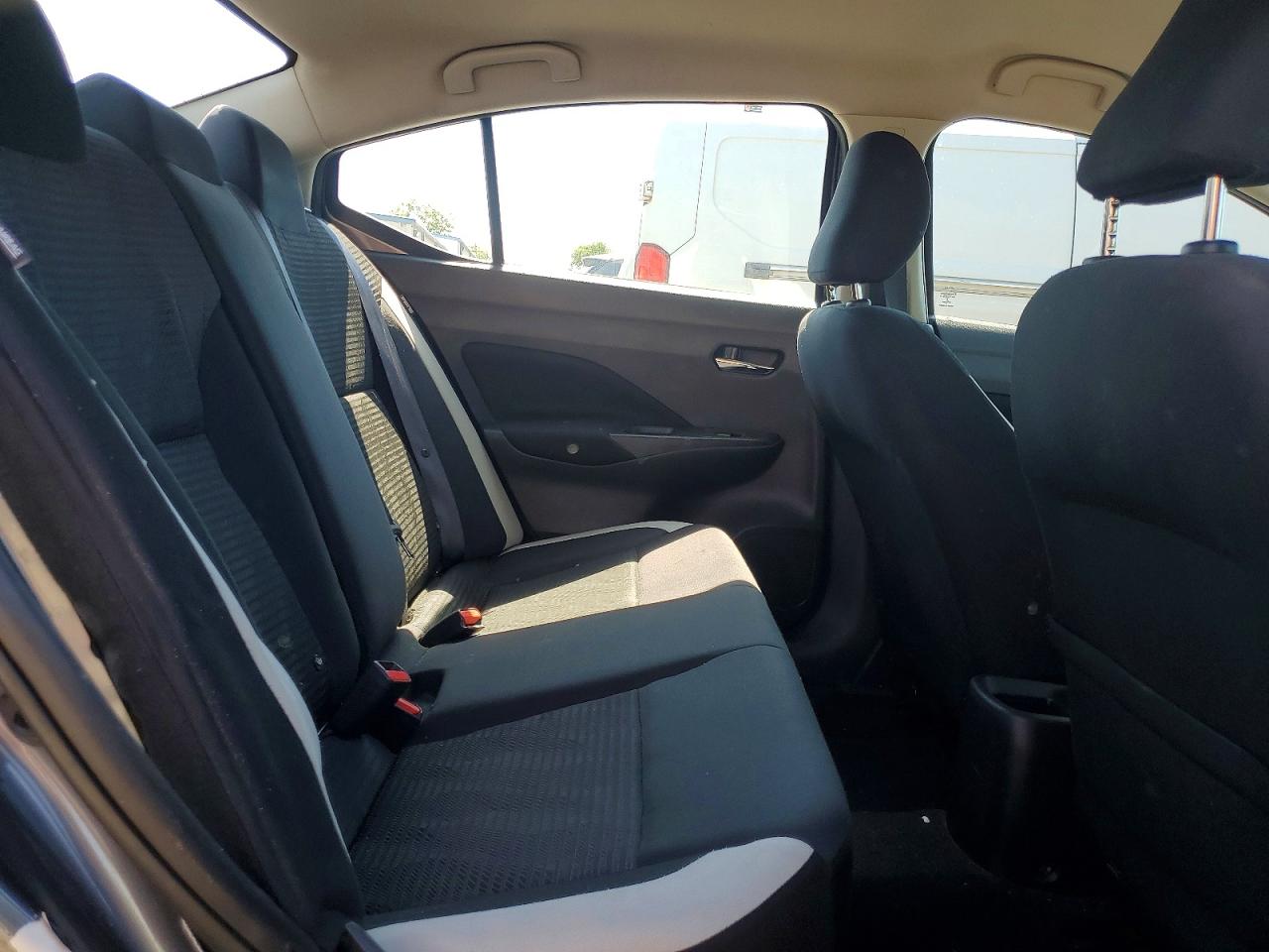 2021 NISSAN VERSA SV photo 19