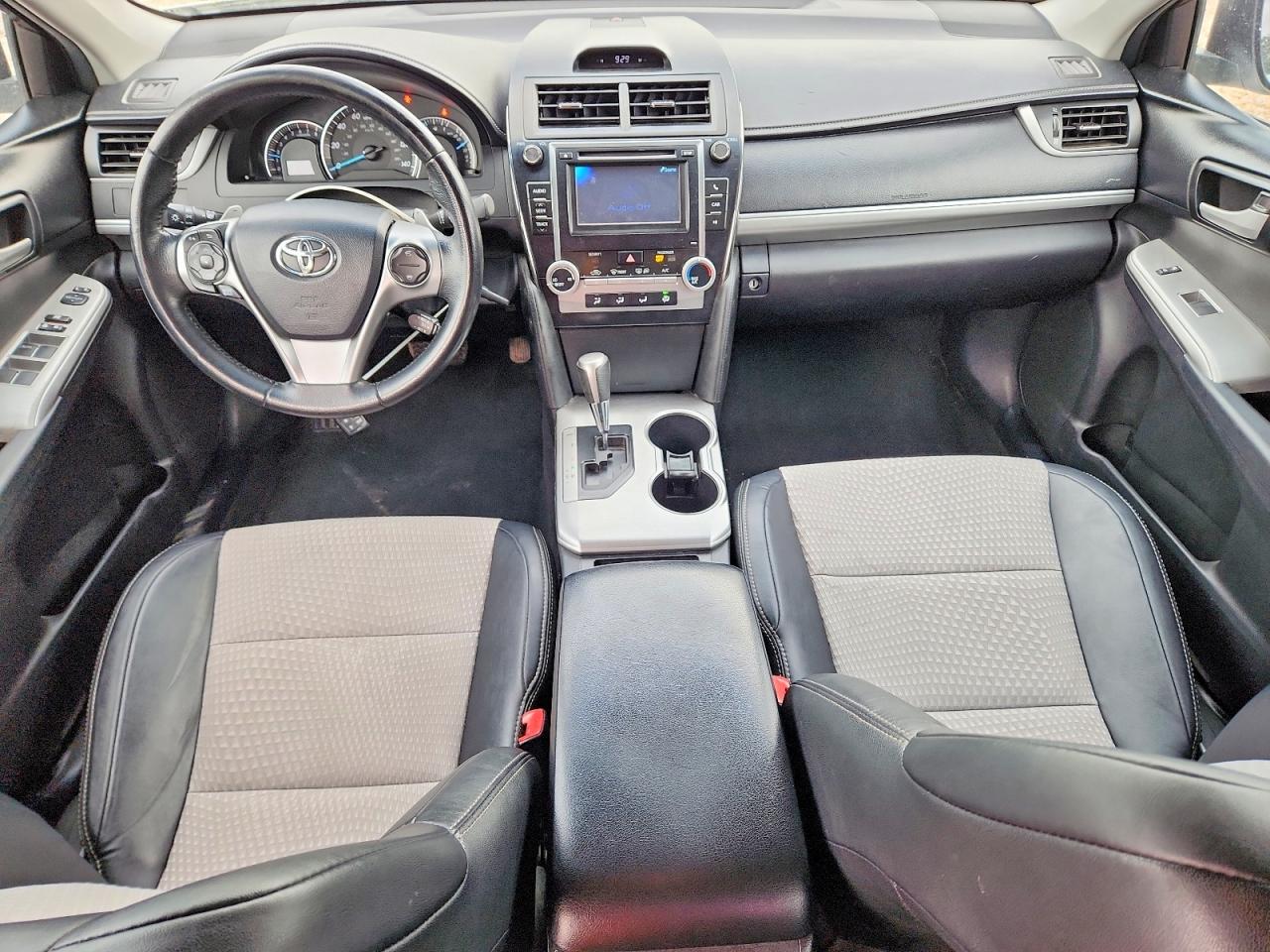 2014 TOYOTA CAMRY SE photo 22