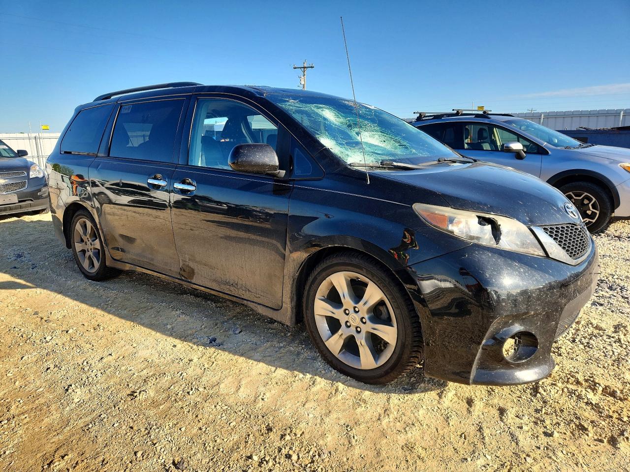 2013 TOYOTA SIENNA SPORT photo 4