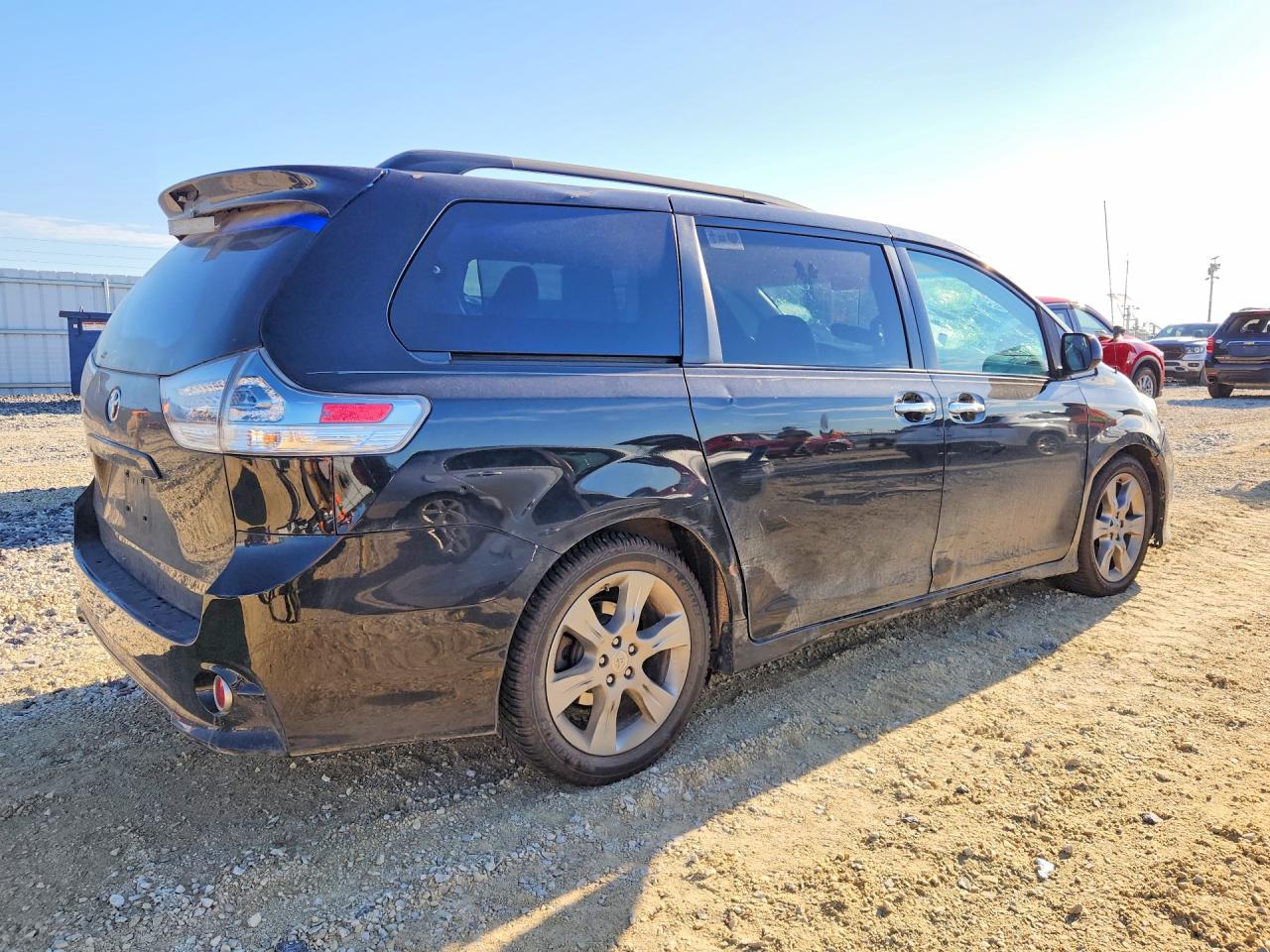 2013 TOYOTA SIENNA SPORT photo 3