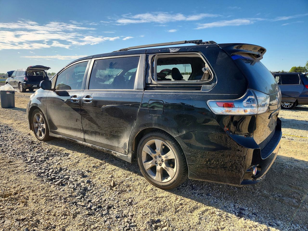 2013 TOYOTA SIENNA SPORT photo 2