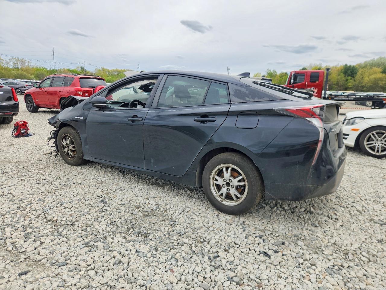 2018 TOYOTA PRIUS TWO photo 3