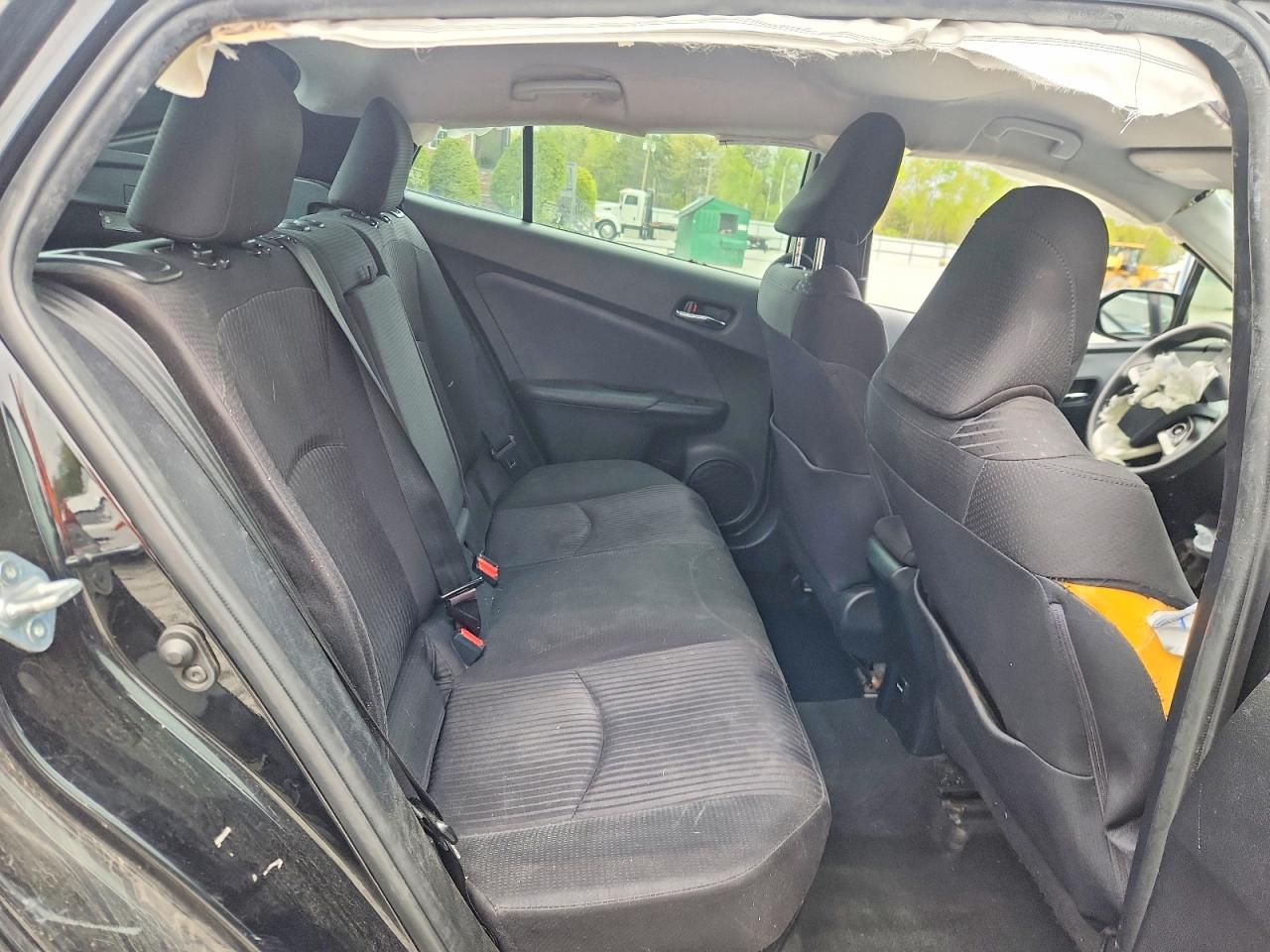 2018 TOYOTA PRIUS TWO photo 19