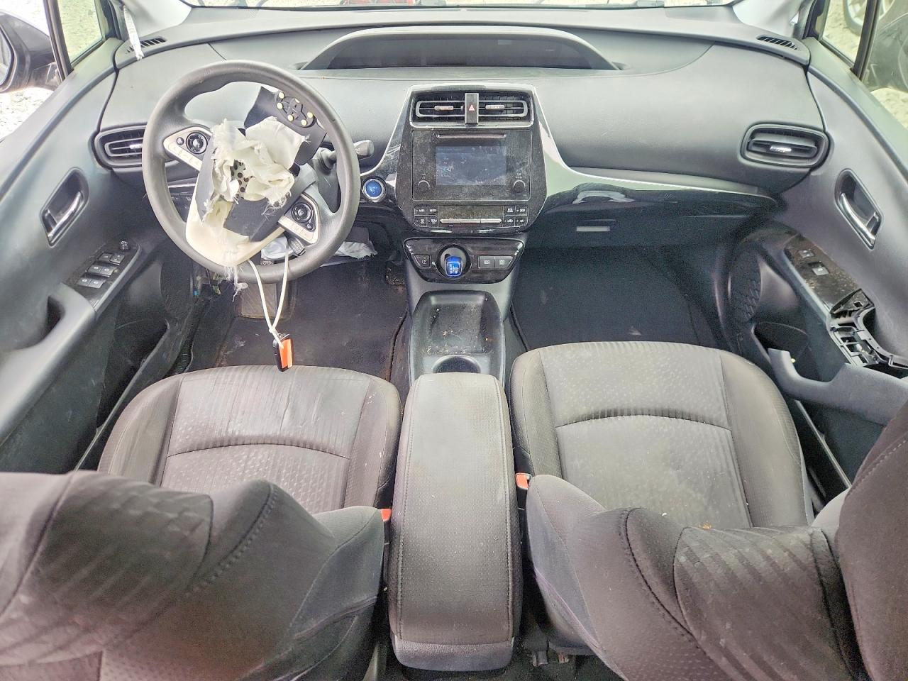 2018 TOYOTA PRIUS TWO photo 15